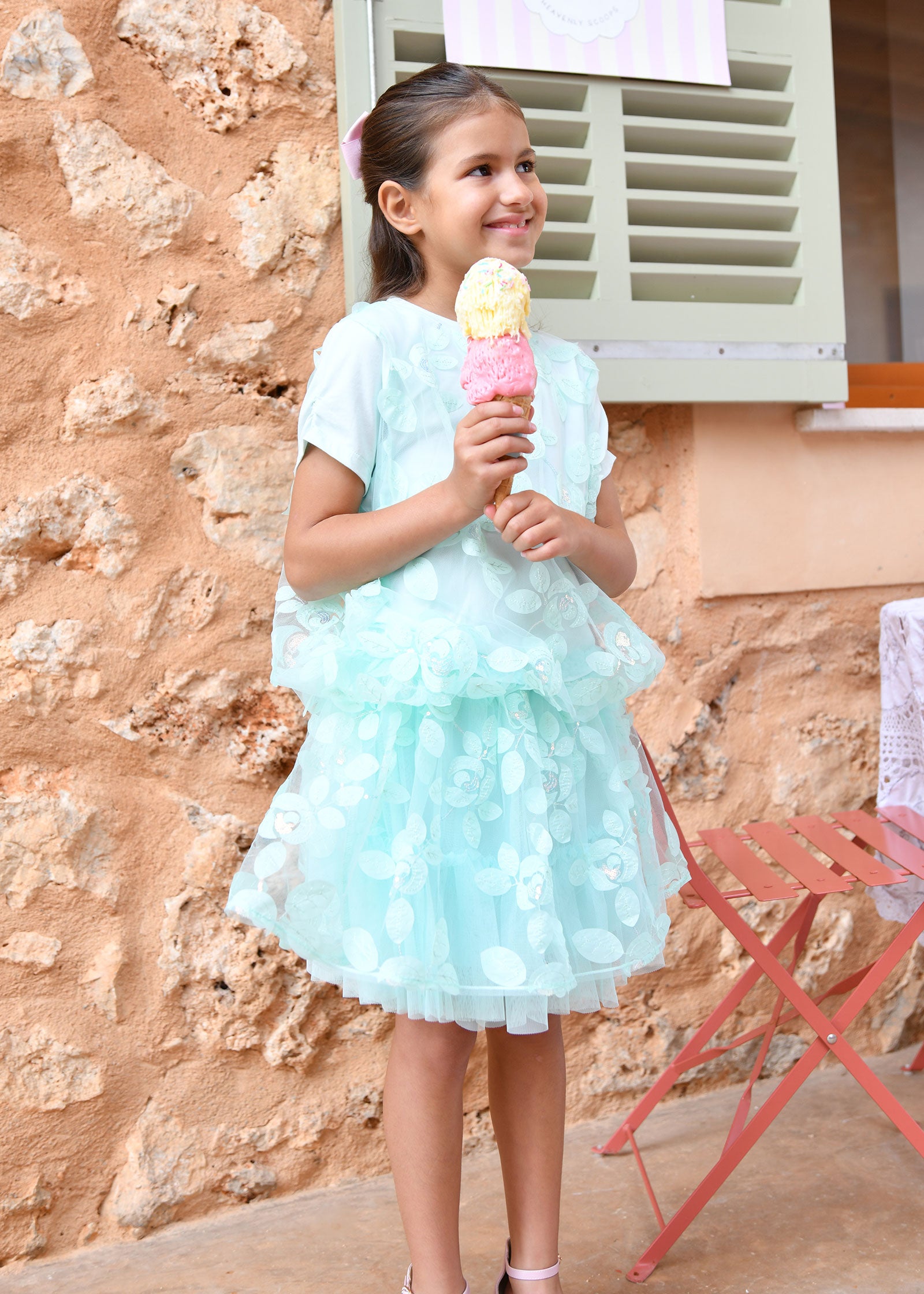 Michelle Embroidered 3D Bud Top Mint