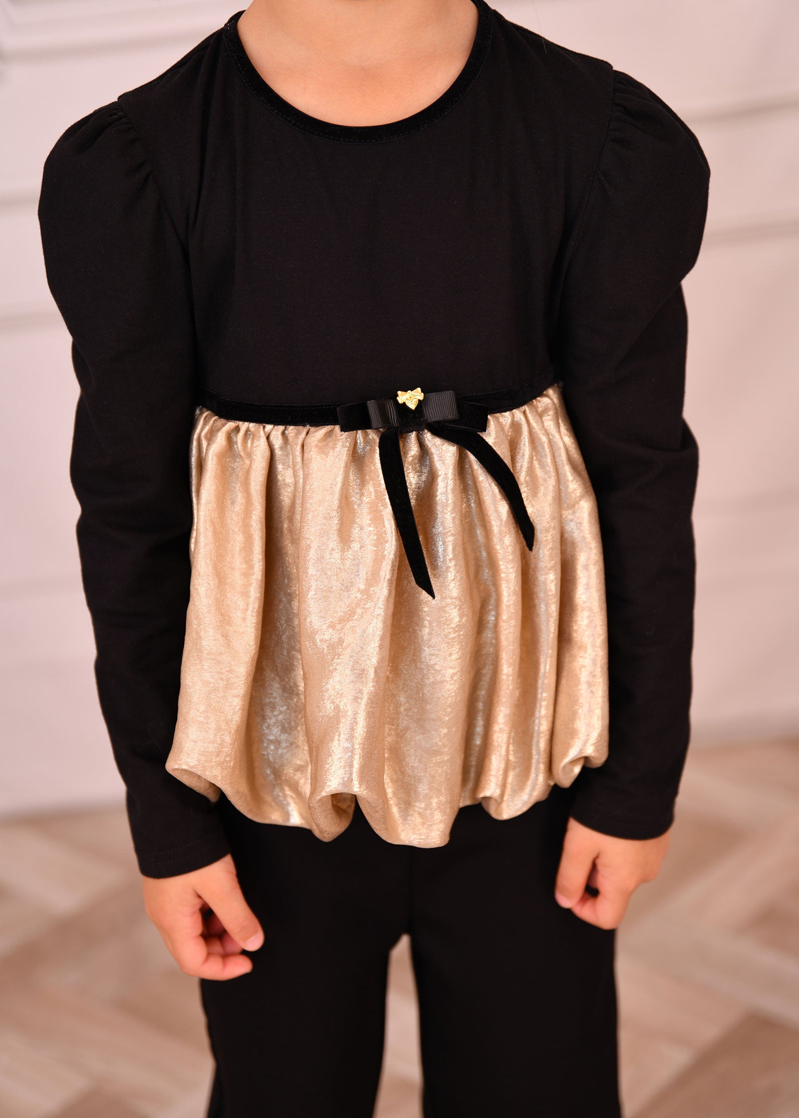Saskia Metallic Ballon Top Black/Gold
