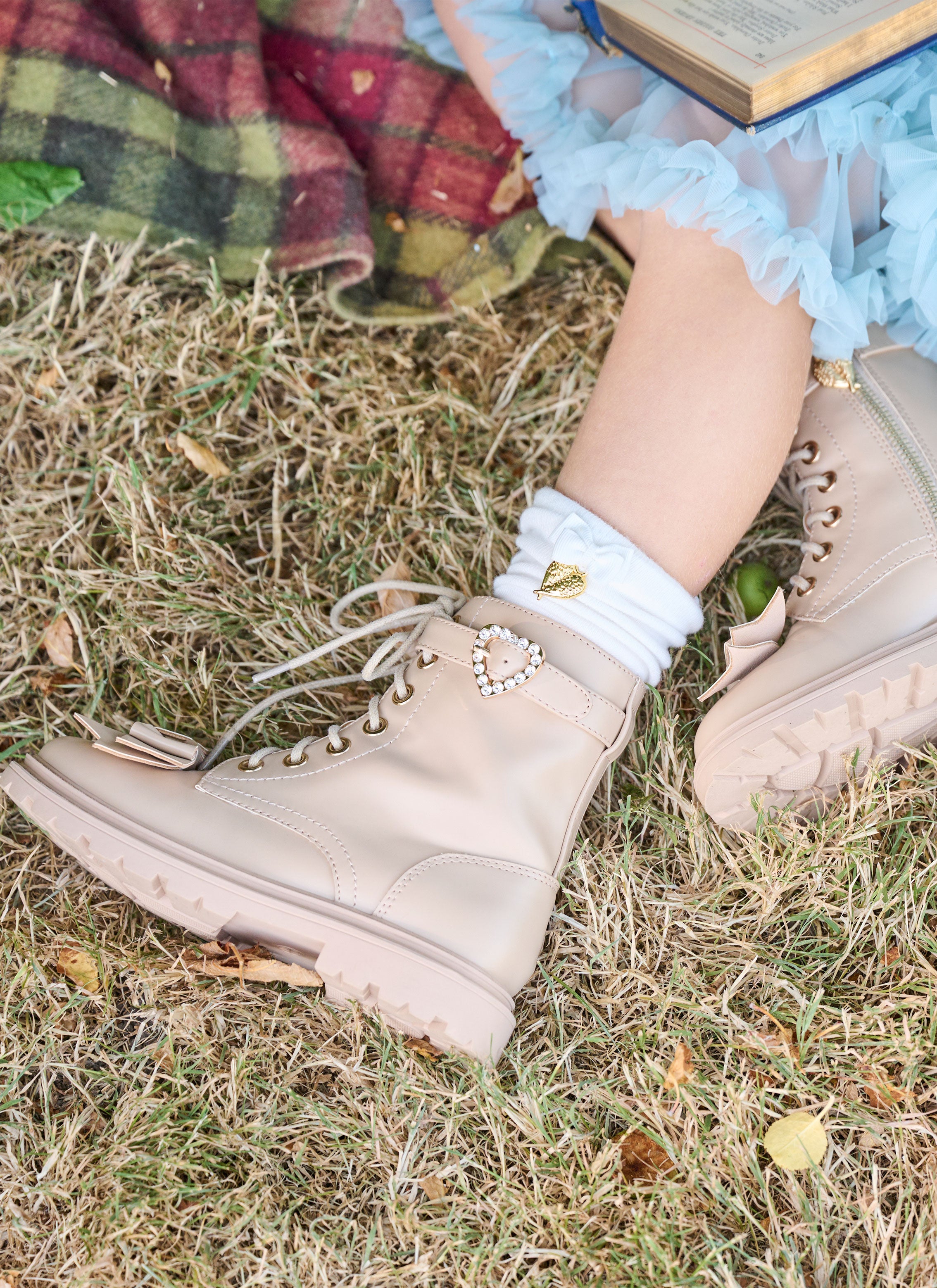 Ingrid Bow Boots Sand